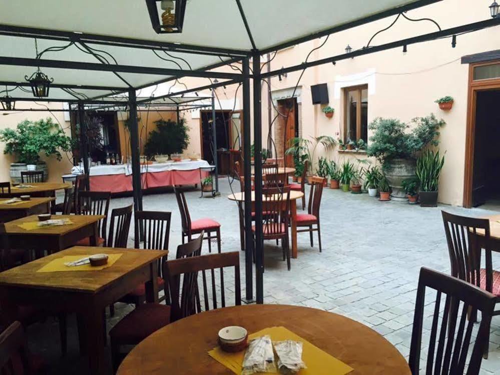 Hotel Fioriti Matelica Exterior foto